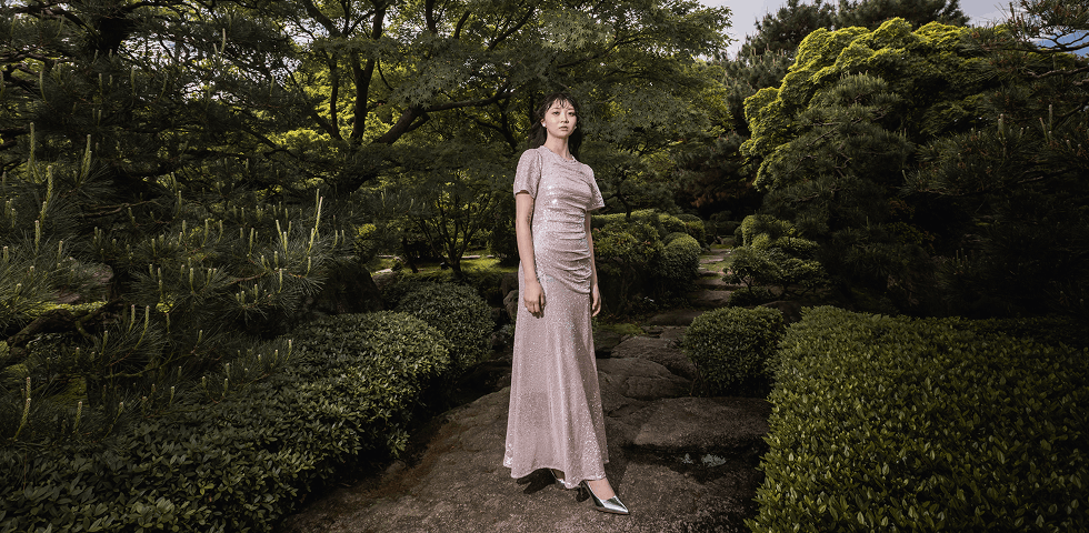 Needle & Threadのドレスが叶える特別な日｜繊細な刺繍とビーズの美しさ