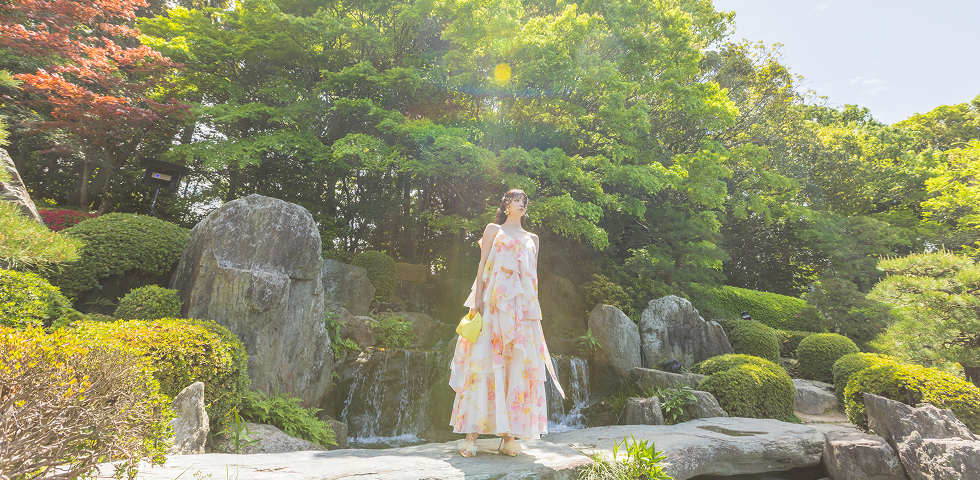 夏の結婚式のドレス選び｜涼しげに見えるインポートブランド