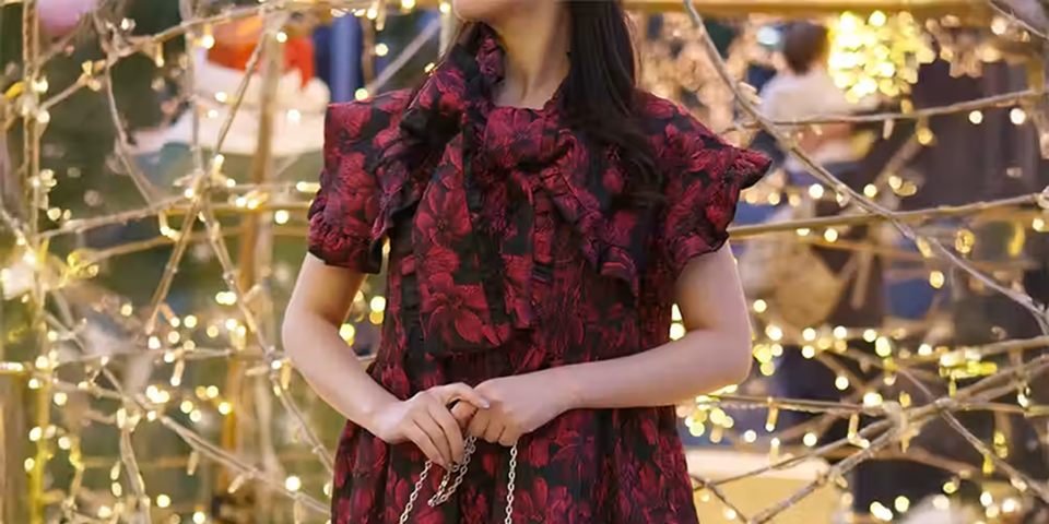10月・11月の結婚式お呼ばれ｜秋の式で映える色と羽織りの正解
