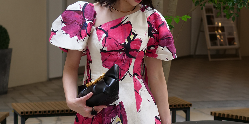 夏の結婚式お呼ばれ｜暑さと式場の冷房、両方に効くドレスの考え方