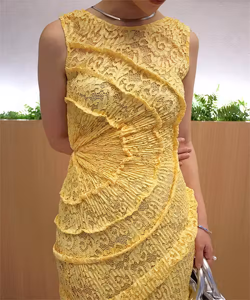 スパイラルドレス
